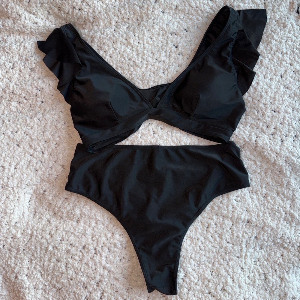 Black Ruffle Bikini Set - Picture 4 of 6
